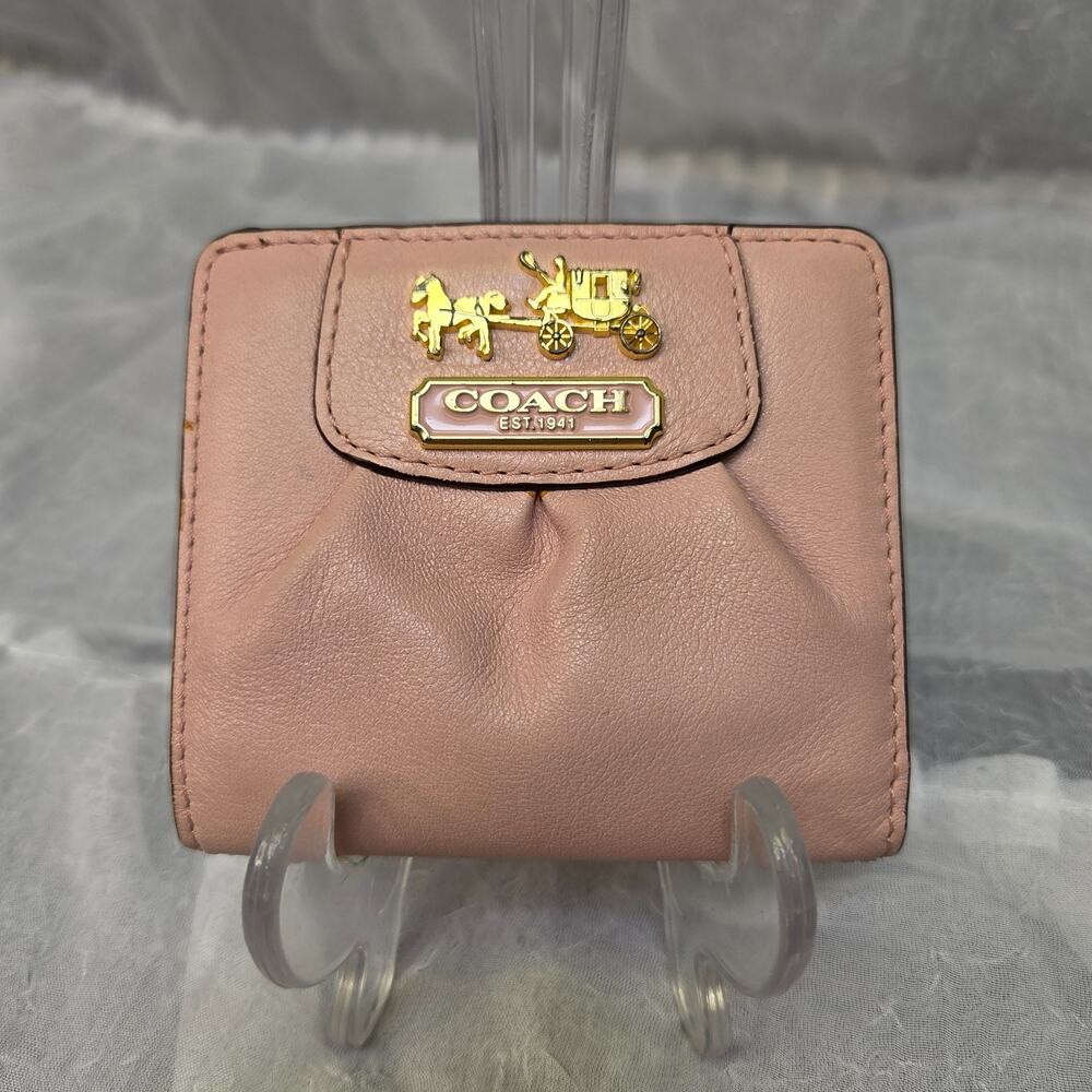 Vintage Coach Madison Small Pink Leather Bifold Wallet Horse & Carriage Pleated